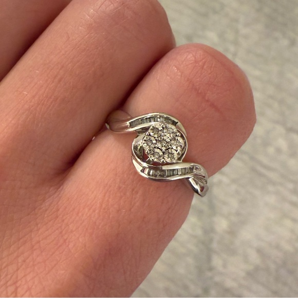 NWT | Women’s Diamond Ring | size 8 - Picture 6 of 8